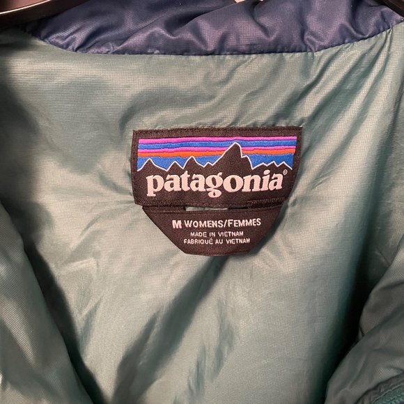 Patagonia Women's Teal Quilted Puffer Jacket - Picture 2 of 3